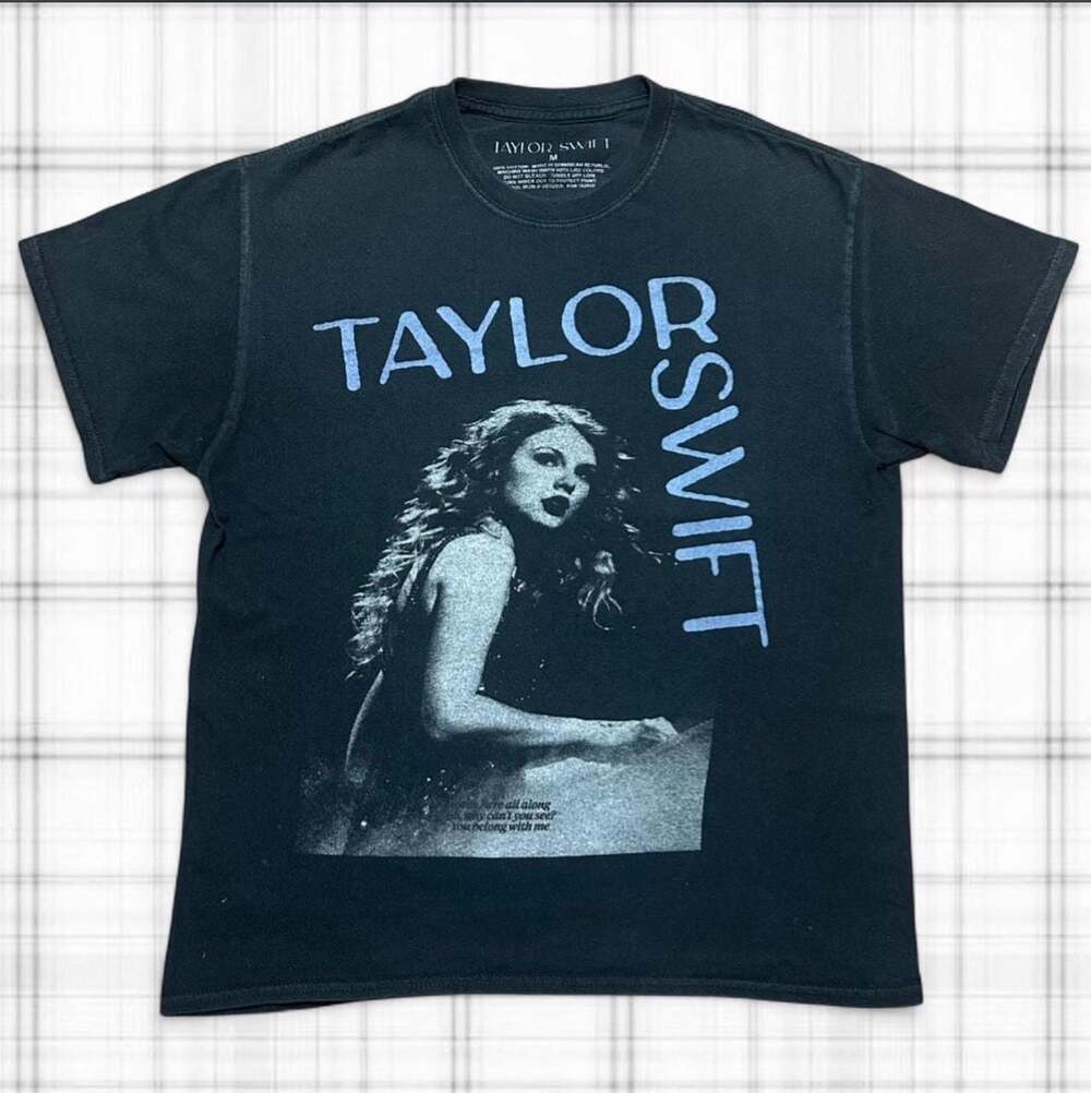 Taylor Swift Fearless (Taylor's Version) Tracklist Graphic T-Shirt